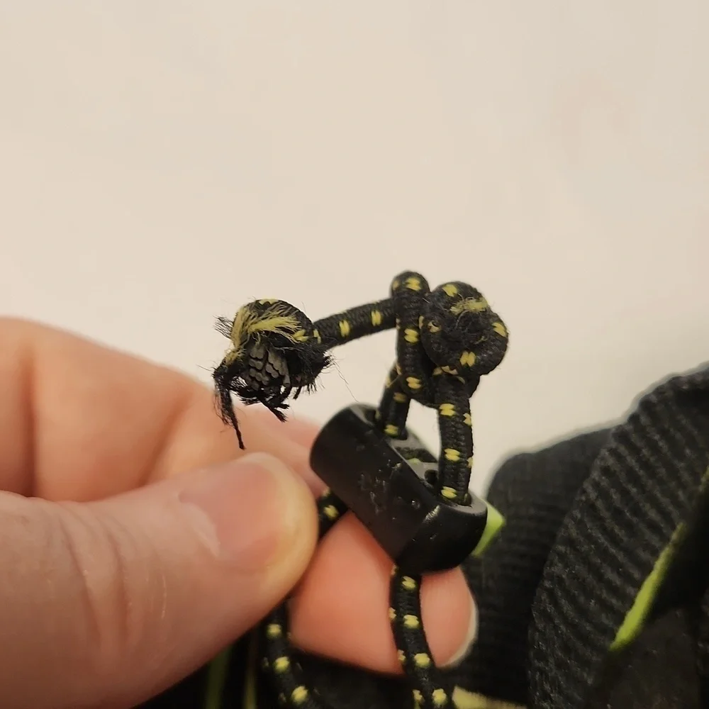 Keen Shoes Size 5 Green Black sandles 1 lace cut on left show see pic
